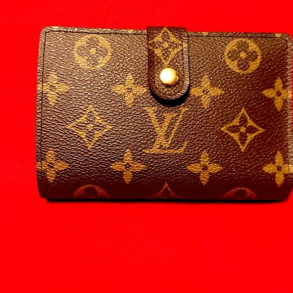 Louie vuitton wallet small, used good condition - Picture 1 of 3